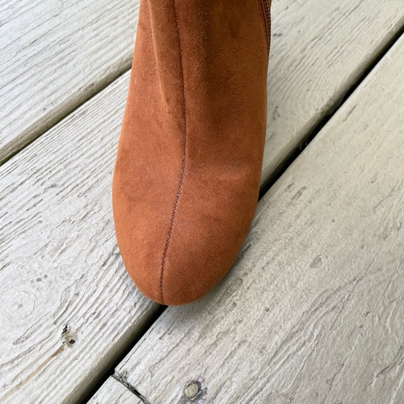 Bamboo - Woman’s camel color ankle faux side boots with 4” block heels, Size: 8 - Picture 2 of 9